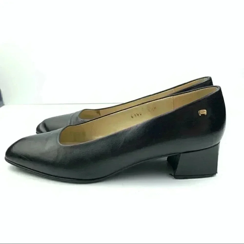Etienne Aigner heels size 8.5 Astoria black leather vintage 80s 90s career